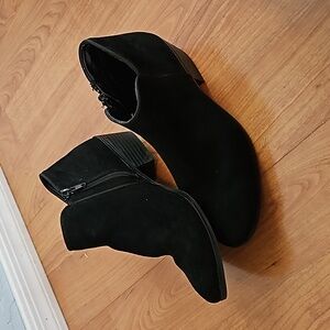 Style & Co Black Wiley ankle bootie - Size 8